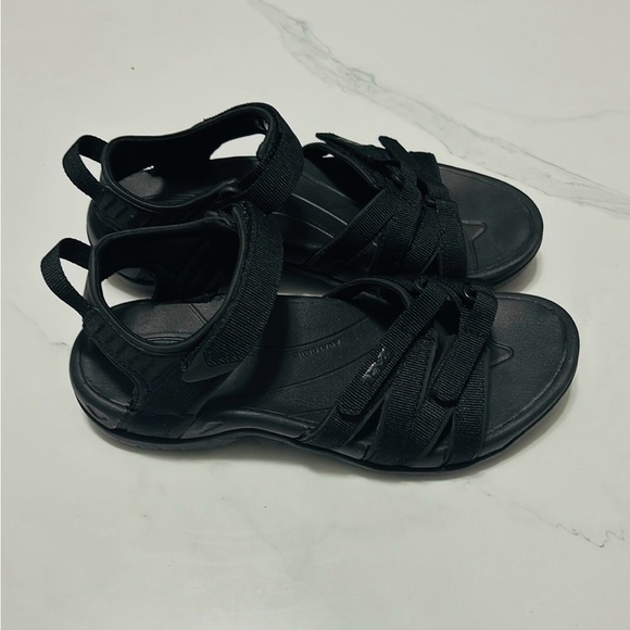 Teva Nike Black Strappy Sandals - Picture 2 of 6